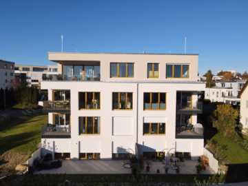 Exklusiv Wohnen am Bodensee! Großzügige 2-Zimmer-Wohnung mit Berg- und Seeblick, 88045 Friedrichshafen, Etagenwohnung