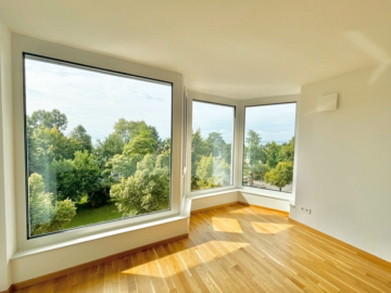 Luxuriöses 3,5 Zi. Apartment am Stadtpark mit traumhaften Ausblick auf den Bodensee und die Uferpromenade, 88045 Friedrichshafen, Etagenwohnung