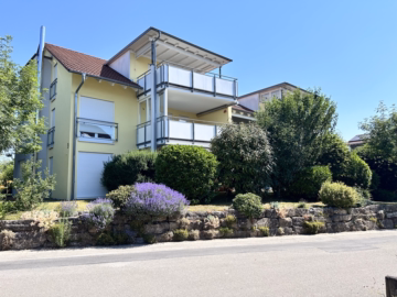 Helle 4,5 Zimmer-Wohnung mit großem sonnigen Balkon in Oberuhldingen, 88690 Oberuhldingen/ Mühlhofen, Wohnung