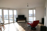 Exklusives 4,5 Zimmer-Penthouse in FN-West mit herrlicher Sicht auf den See und Alpenpanorama - Wohnbereich