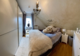Schlafzimmer - Großzügige 4,5 Zimmer-Maisonettewohnung in FN-Fischbach