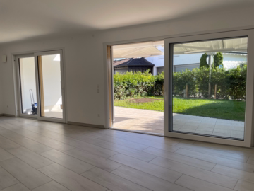 Moderne 3,5 Zimmer-Wohnung mit schöner Terrasse und Grundstück in Friedrichshafen, 88046 Friedrichshafen, Erdgeschosswohnung