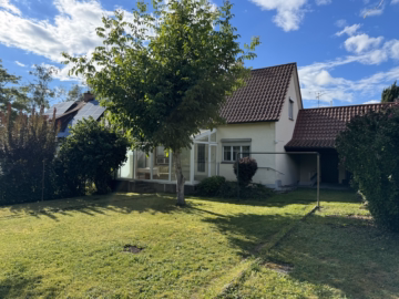 Einfamilienhaus in begehrter Lage von Friedrichshafen-Fischbach!, 88048 Friedrichshafen, Einfamilienhaus