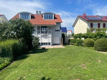 Doppelhaushälfte mit herrlichem Grundstück mit See- und Bergsicht, 88090 Immenstaad am Bodensee, Doppelhaushälfte
