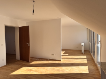 3,5 Zimmer-Wohnung im Dachgeschoss-Immenstaad, 88090 Friedrichshafen, Wohnung