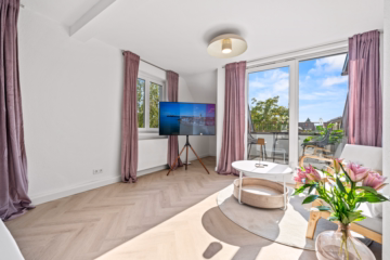 Vollmöblierte Dachgeschosswohnung mit Loggia in Innenstadtnähe!, 88045 Friedrichshafen, Dachgeschosswohnung