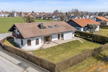 Großzügiges Wohnhaus mit zwei Wohnungen in exklusiver Lage nähe Yachthafen von Langenargen a. Bodensee, 88085 Langenargen, Landhaus