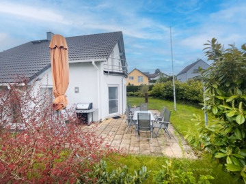 Gemütliches Familiendomizil in sonniger Höhenlage von Blitzenreute, 88273 Fronreute / Blitzenreute, Einfamilienhaus