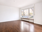 Wohntzimmer - Charmante 3,5 Zimmer Hochparterre-Wohnung mit Balkon