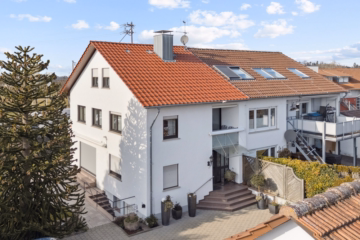 Große Doppelhaushäflte mit 2 Doppelgaragen und angrenzenden Baugrundstück, 88287 Grünkraut / Gullen, Doppelhaushälfte