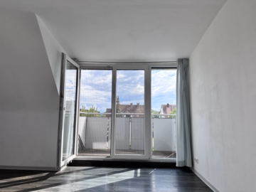 Kleine gemütliche 2 Zimmer-Dachgeschoss-Wohnung in Friedrichshafen-Fischbach, 88048 Friedrichshafen, Dachgeschosswohnung