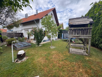 Familiendomizil mit schönem Gartengrundstück in ländlicher Wohnlage von Oberteuringen, 88094 Oberteuringen, Reiheneckhaus