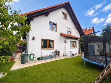 Viel Platz für die Familie! Reihenendhaus mit großen Gartengrundstück, 88094 Oberteuringen, Reiheneckhaus