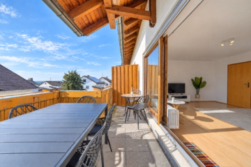 Wohnen auf Zeit am Gehrenberg: 4 Zimmer, 110 m², Balkon und Garage, voll möbliert, bis zu 6 Personen, 88677 Markdorf, Etagenwohnung